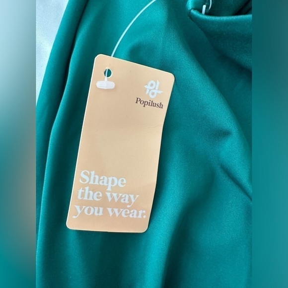 Elegant Green Midi Dress - Picture 9 of 15